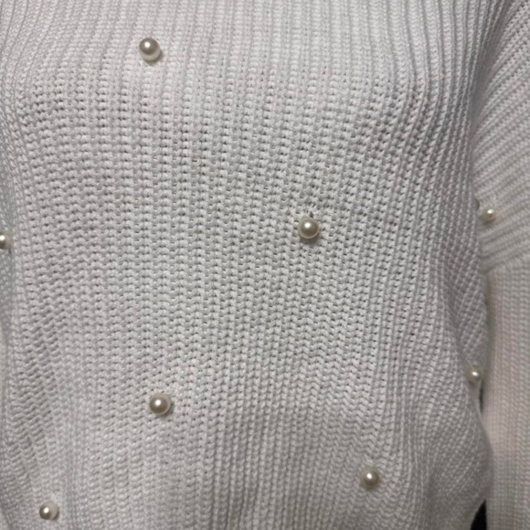 Francesca's Pearl Embellished White Knit Sweater Open Back Twist Size M - Picture 3 of 7